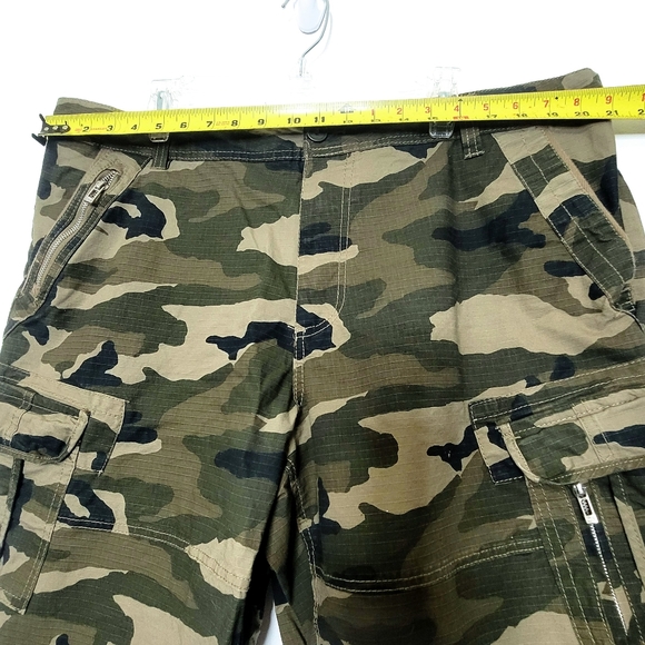 ECKO UNLTD Camoflague Cargo Shorts Men's Size 40 - Picture 6 of 11